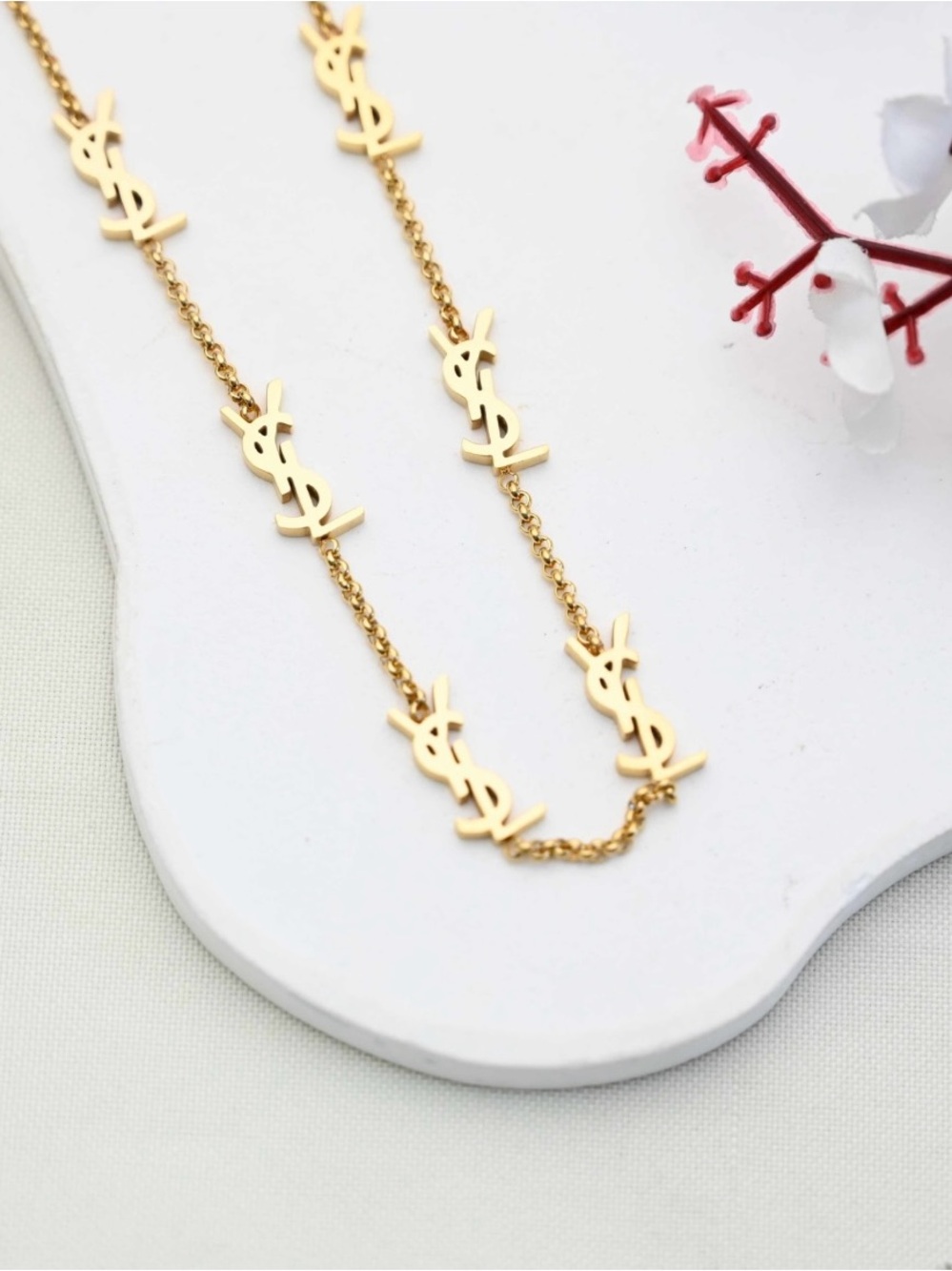 Vintage-Inspired Gold Logo Link Necklace - Picture 3 of 4
